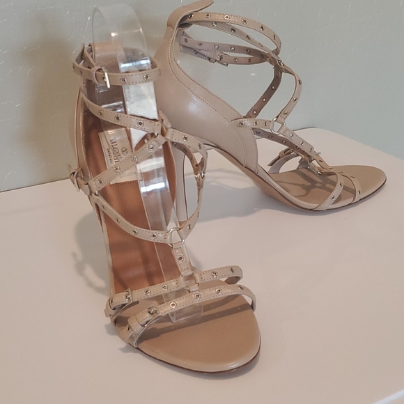 Scrappy Valentino Heels - Picture 3 of 5